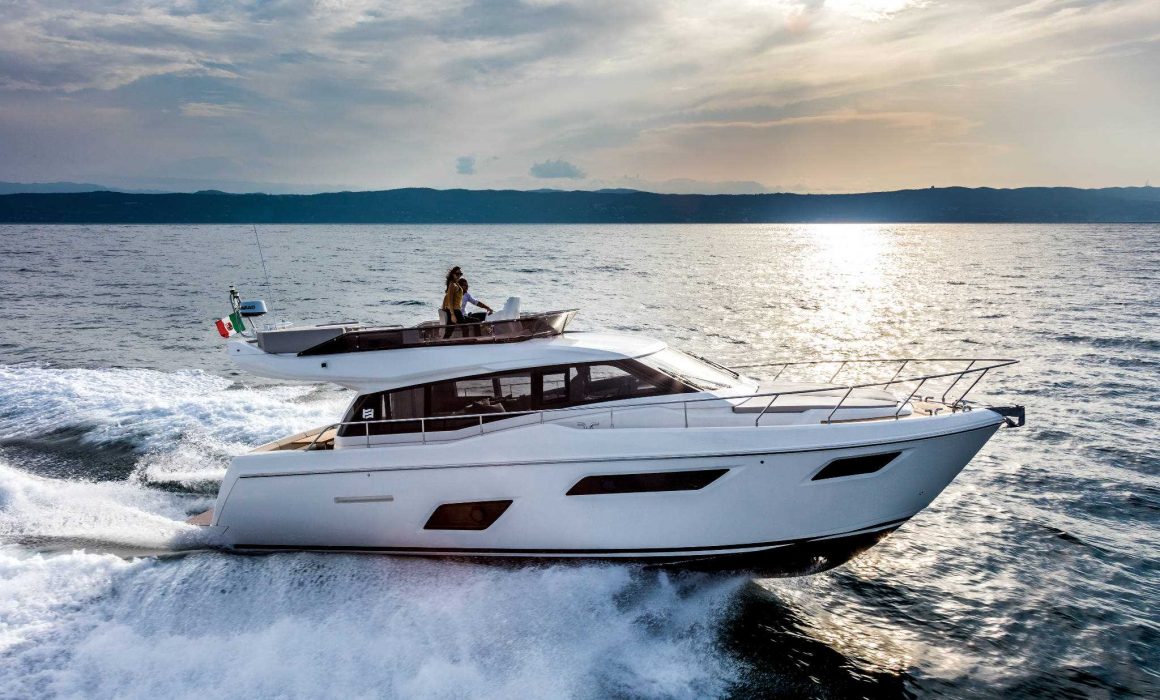 Ferretti Yachts 450 cruising