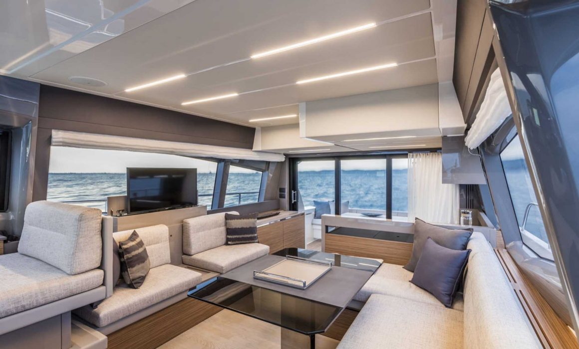 Ferretti Yachts 450 main deck