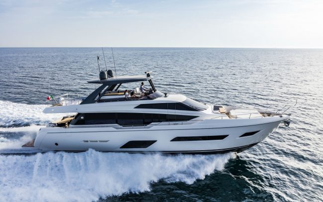 Ferretti Yachts 780 cruising