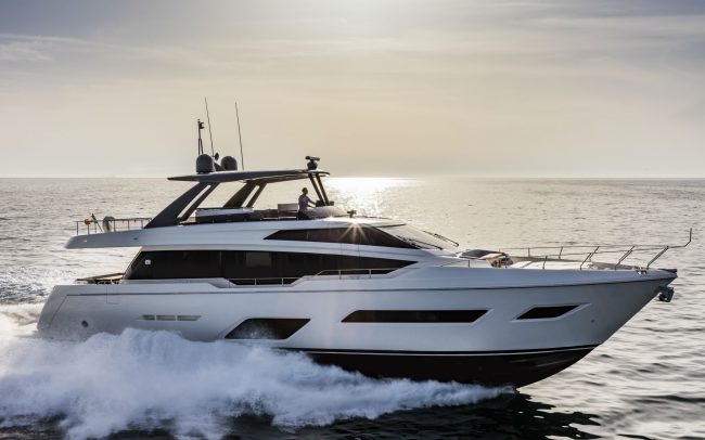 Ferretti Yachts 780 cruising