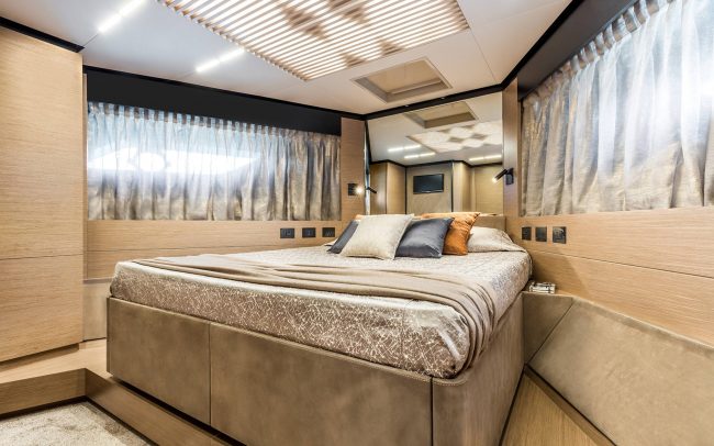 Ferretti Yachts 780 lower deck