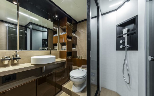 Ferretti Yachts 780 lower deck