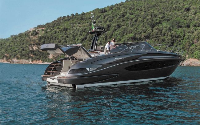 Riva 63' Virtus cruising