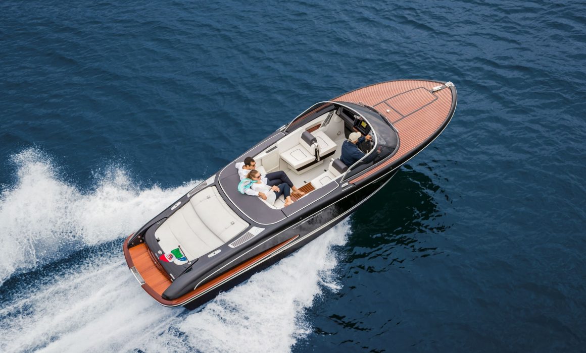 Riva Iseo cruising