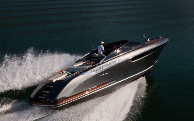 Riva Rivamare cruising