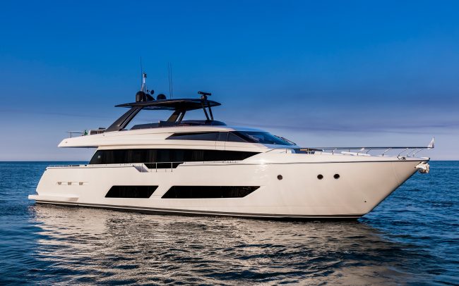 Ferretti Yachts 850 Cruising