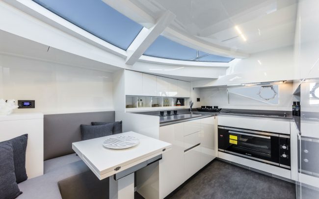 Ferretti Yachts 850 Main Deck